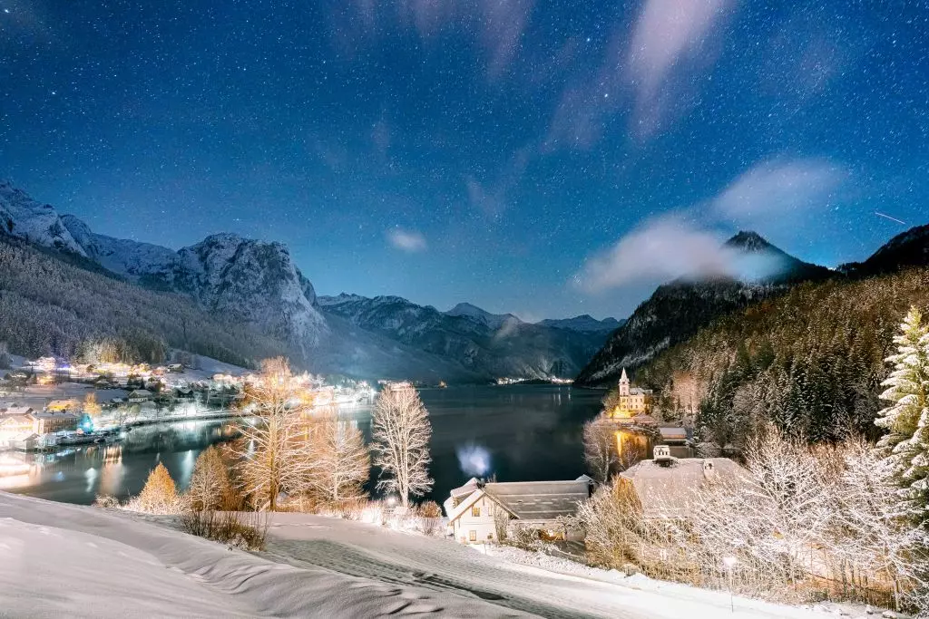 Mondi Resort am Grundlsee mit Schneelandschaft im Frühling 2022 - c Karl Steinegger