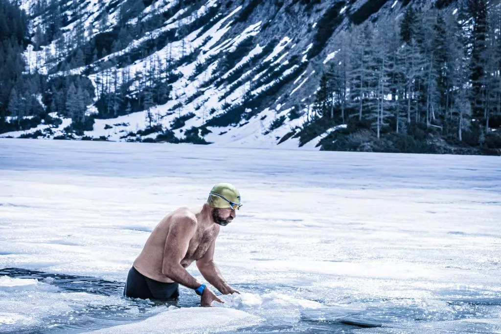 Eisschwimmen im MONDI Resort am Grundlsee © Mag. Barbara Anderl